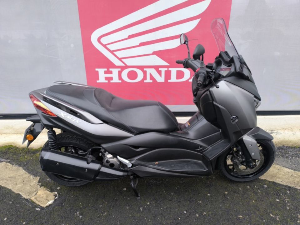 YAMAHA XMAX 300 4