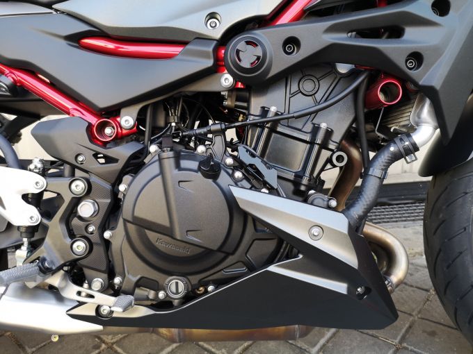 KAWASAKI Z 500 SE 4