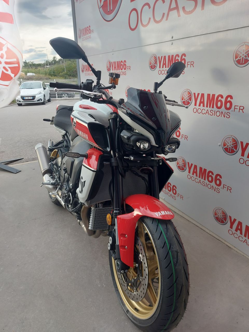 YAMAHA MT-10 4