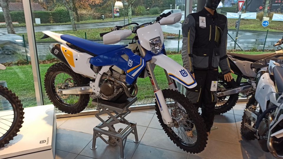 HUSQVARNA FE 350 Héritage 4