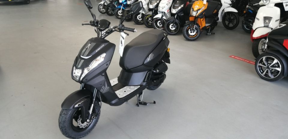 PEUGEOT STREET ZONE 50 4