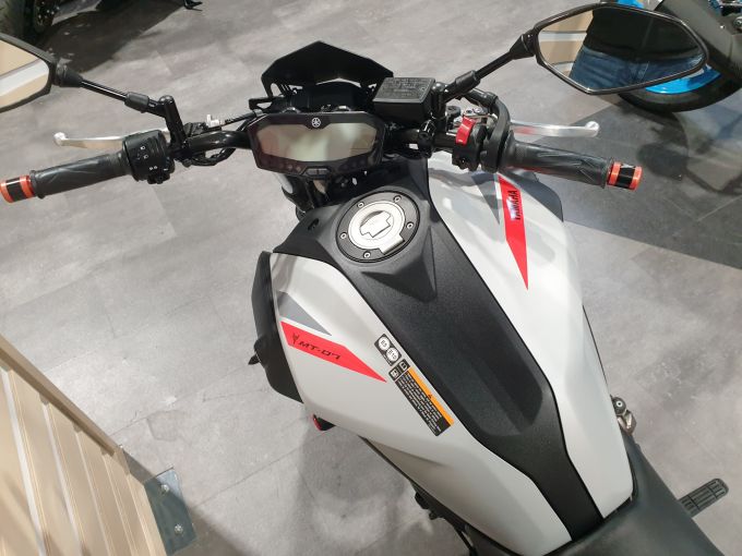 YAMAHA MT-07 (47.5CV) 4