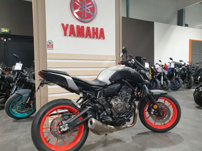 YAMAHA MT-07 (47.5CV) 4