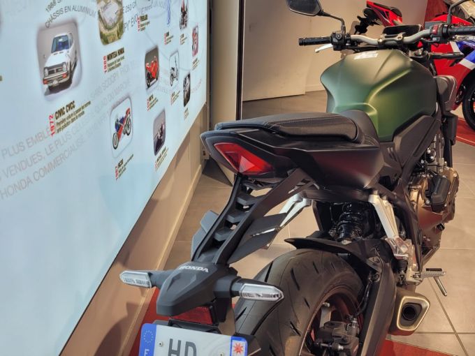 HONDA CB 650 R 4