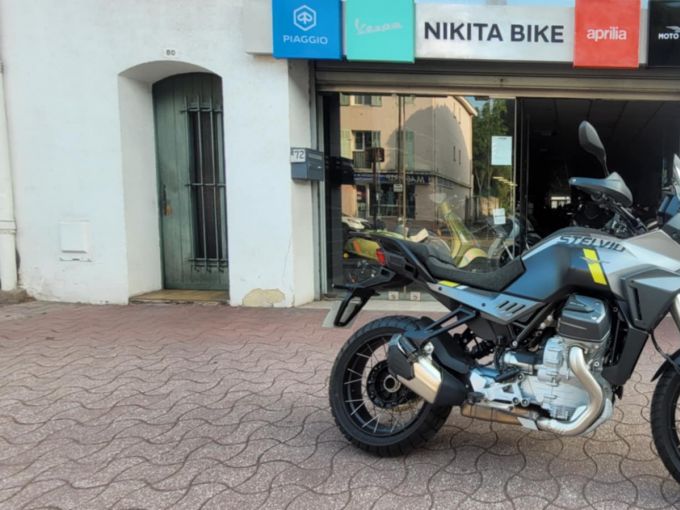 MOTO GUZZI STELVIO 4