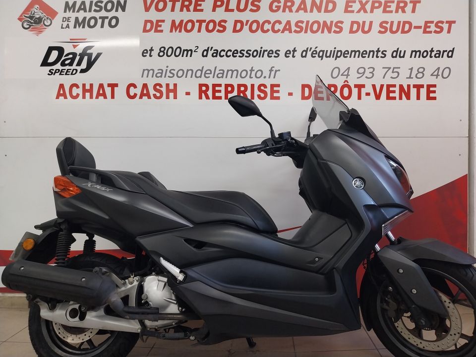 YAMAHA X-MAX 125 4