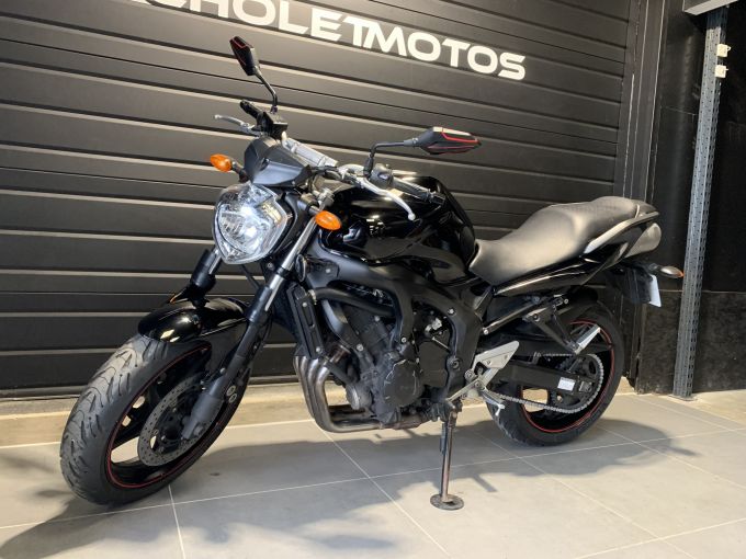 YAMAHA FZ6 600 FAZER 4