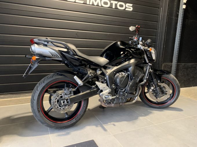 YAMAHA FZ6 600 FAZER 4