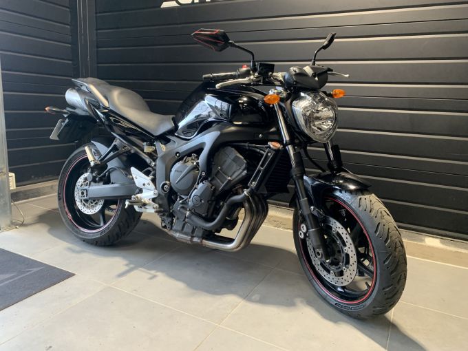 YAMAHA FZ6 600 FAZER 4