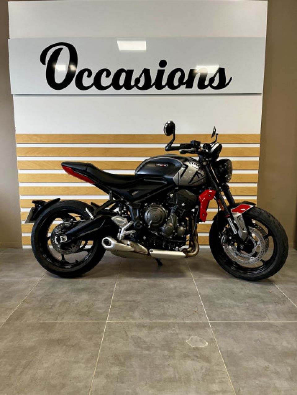 TRIUMPH TRIDENT 660 4