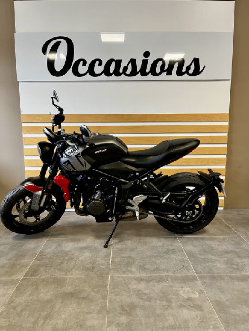 TRIUMPH TRIDENT 660 4