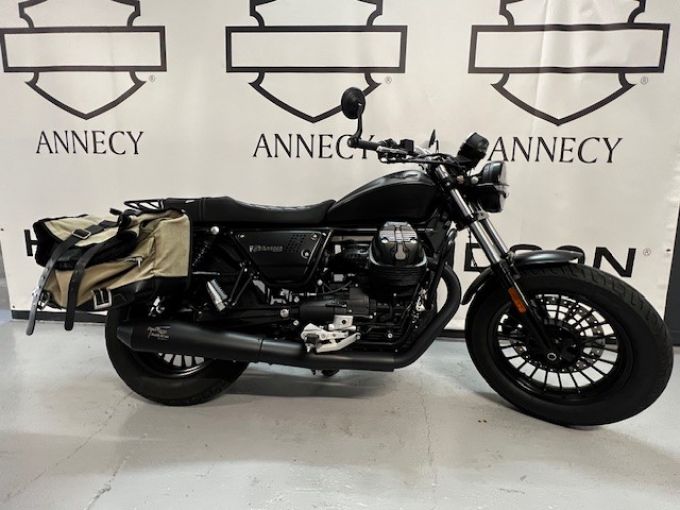 MOTO GUZZI V9 BOBBER 4