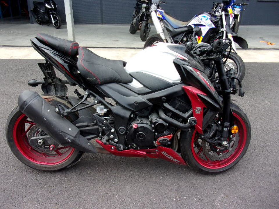 SUZUKI GSX-S 750 4