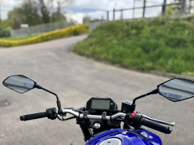 YAMAHA MT-03 4