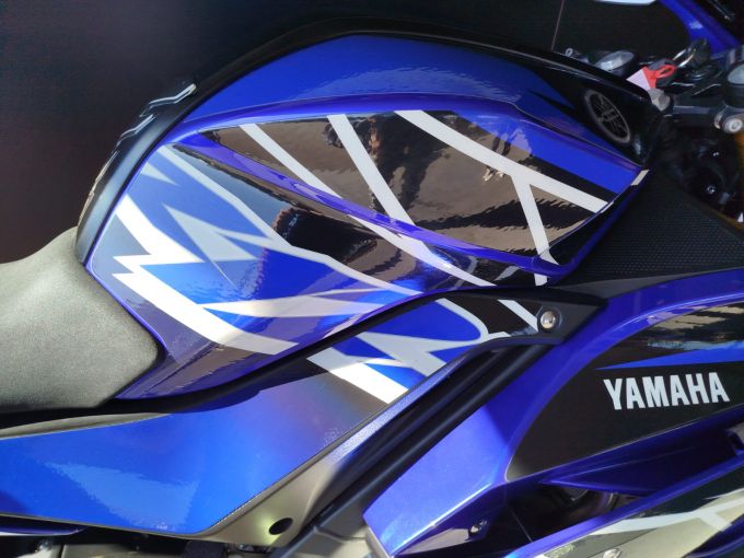 YAMAHA YZF-R 125 4