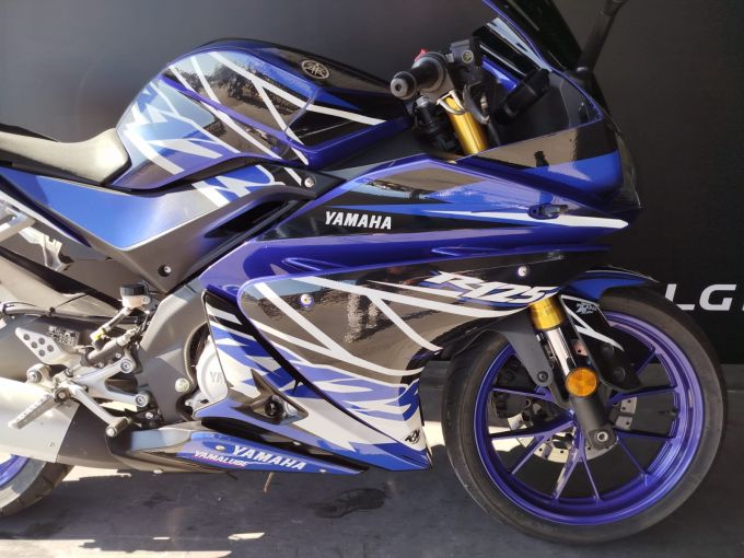 YAMAHA YZF-R 125 4