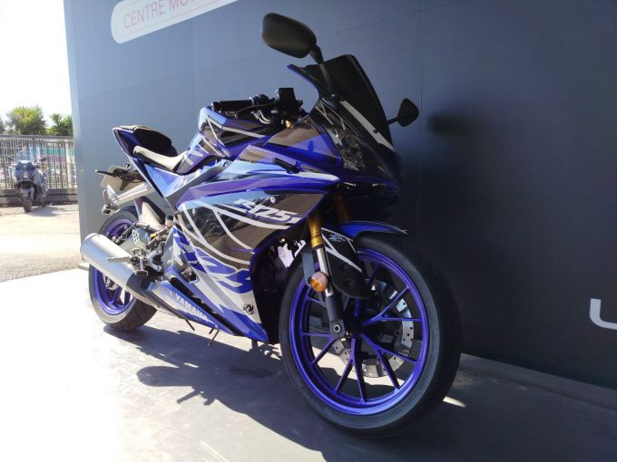 YAMAHA YZF-R 125 4