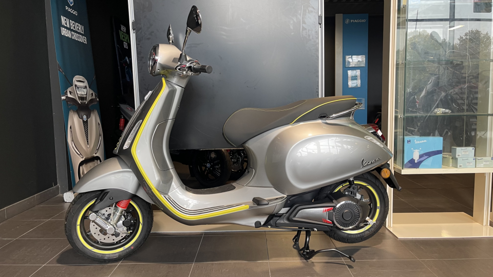 VESPA PRIMAVERA ELETTRICA 70 4