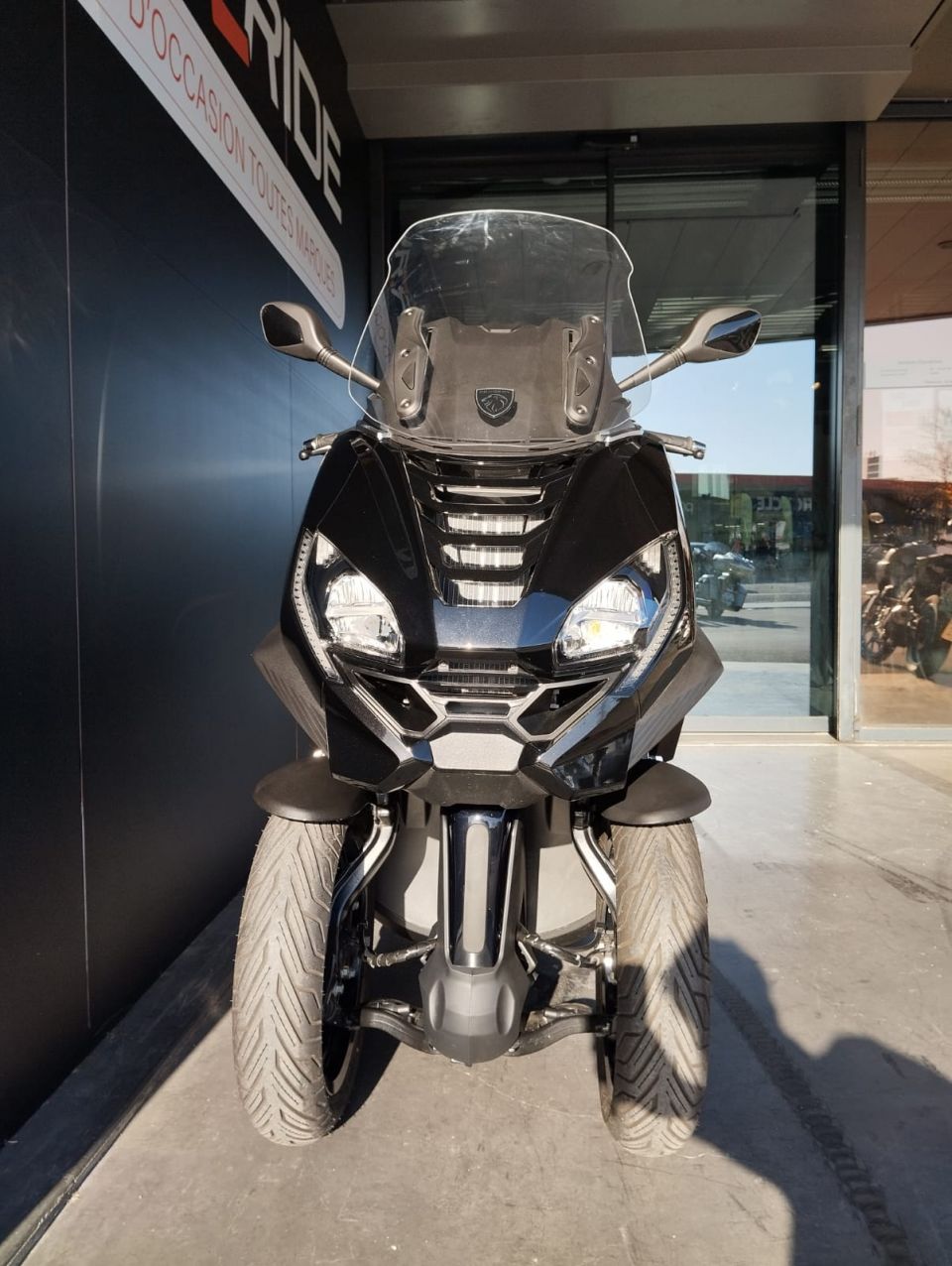 PEUGEOT METROPOLIS 400 SW 4