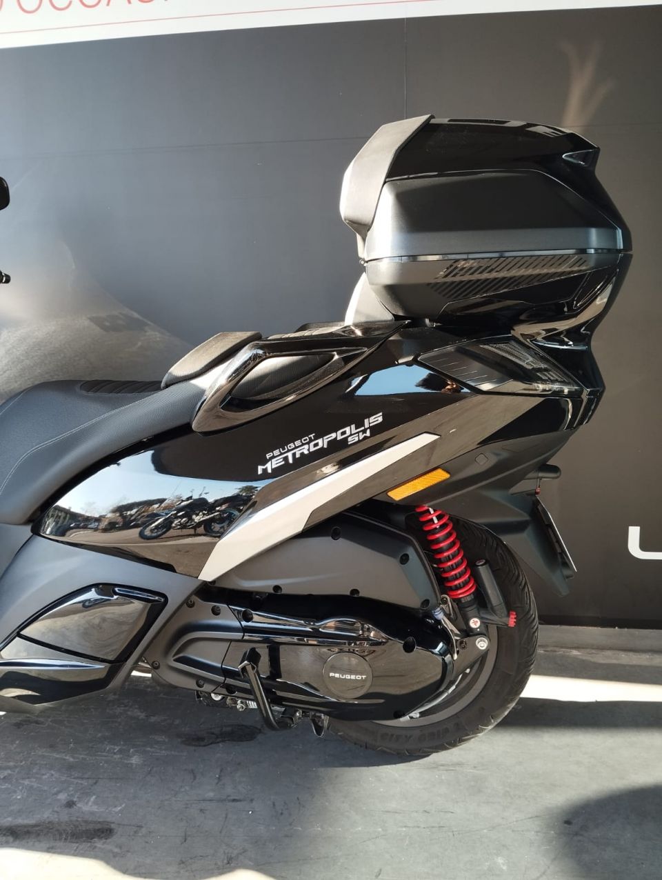 PEUGEOT METROPOLIS 400 SW 4