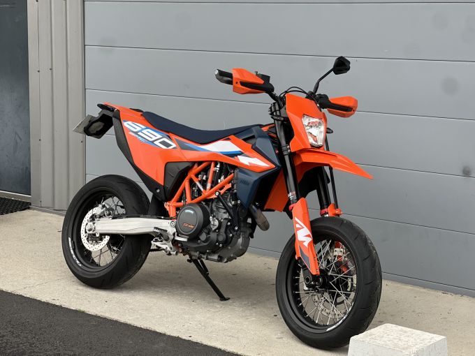KTM 690 SMC R 4