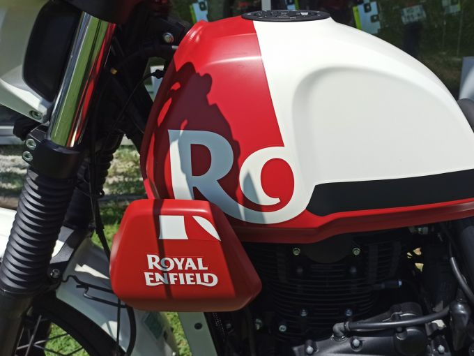 ROYAL ENFIELD HYMALAYAN 400 4