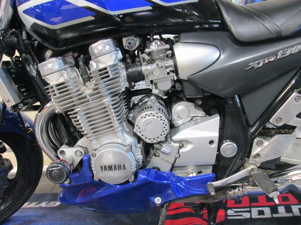 YAMAHA 1300 XJR SP 4