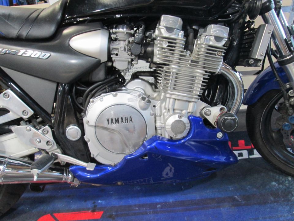 YAMAHA 1300 XJR SP 4