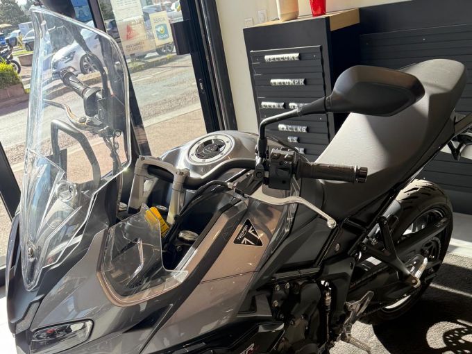 TRIUMPH TIGER 800 4