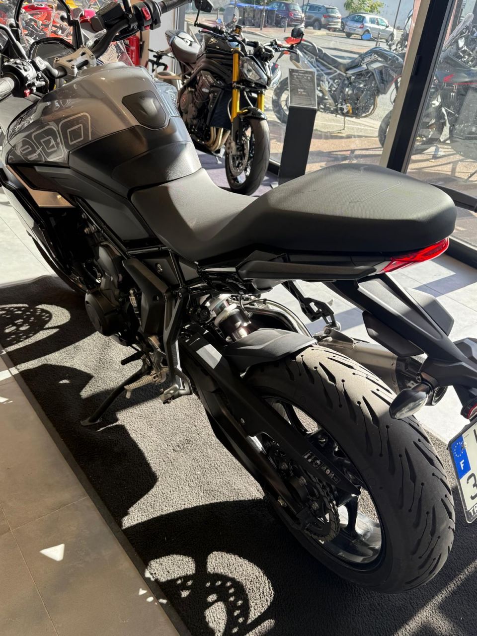 TRIUMPH TIGER 800 4