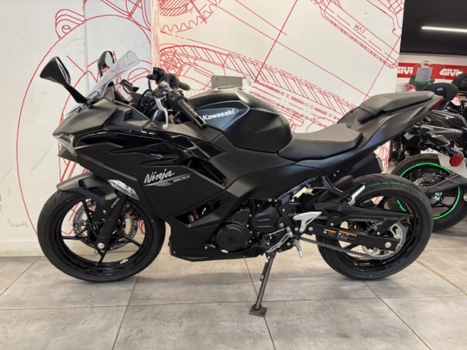 KAWASAKI Ninja 500 4
