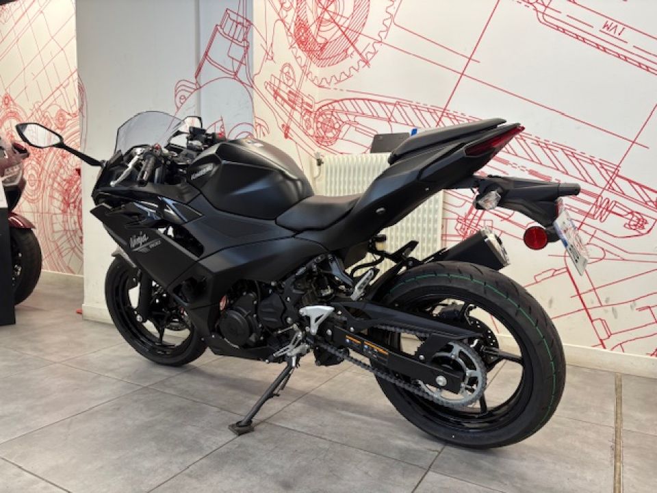 KAWASAKI Ninja 500 4