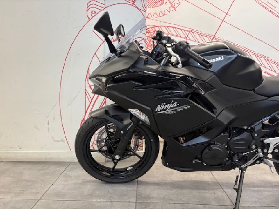 KAWASAKI Ninja 500 4