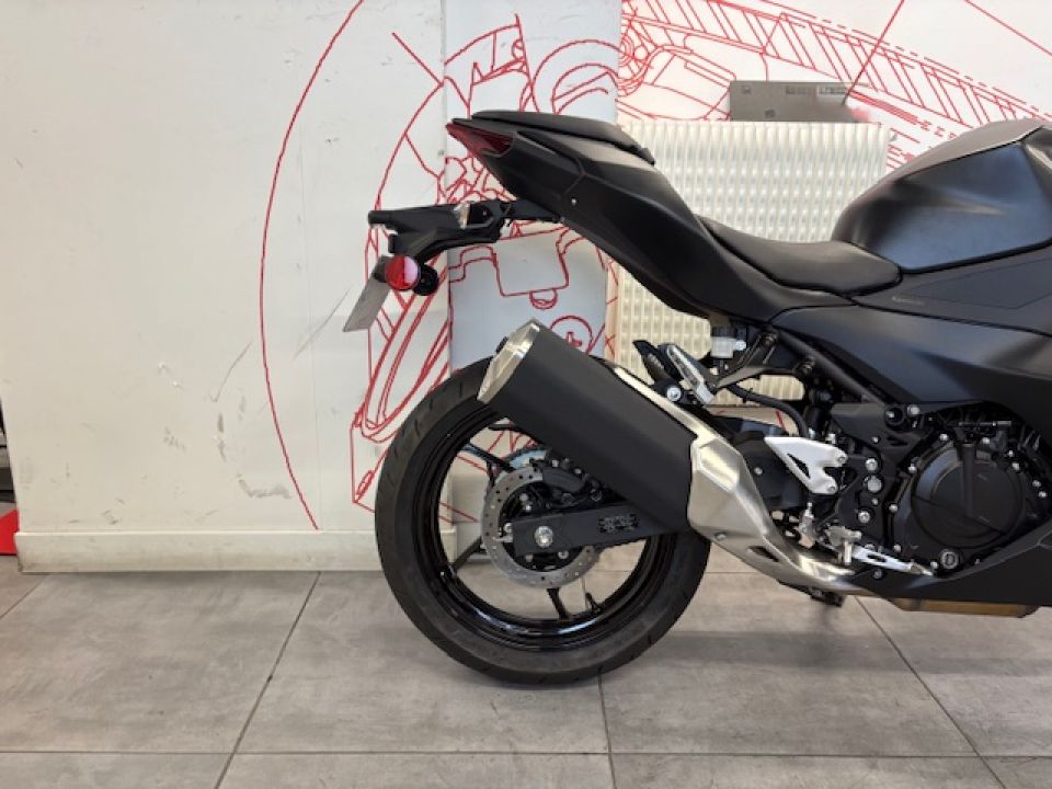KAWASAKI Ninja 500 4