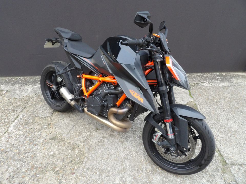 KTM 1290 SUPER DUKE R 4