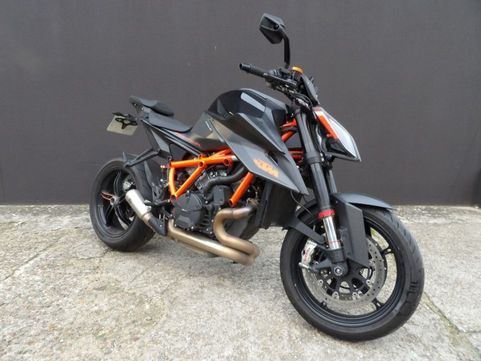 KTM 1290 SUPER DUKE R 4