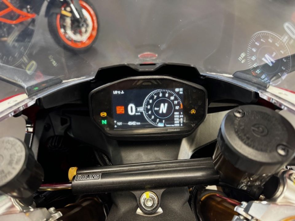 DUCATI PANIGALE V2 20 TH ANNIVERSARY 4