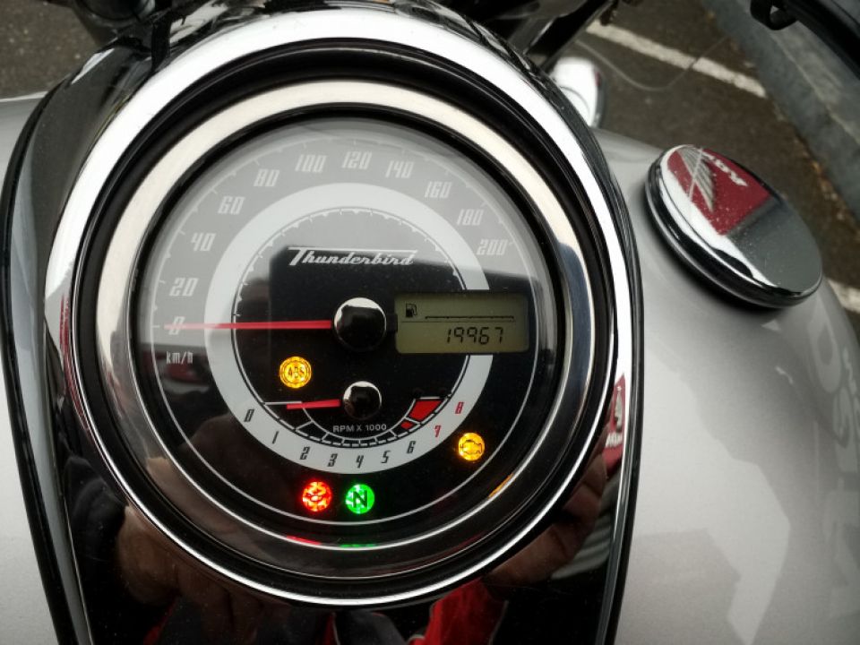 TRIUMPH THUNDERBIRD ABS 1600 4