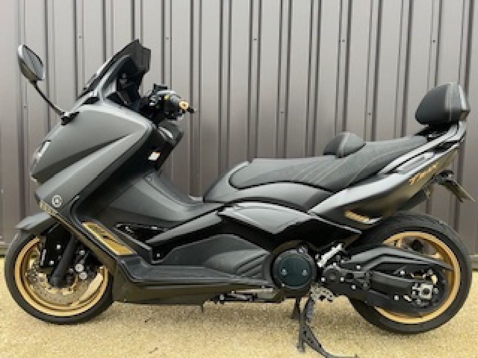 YAMAHA XP T-MAX 530 ABS BLACK MAX 4