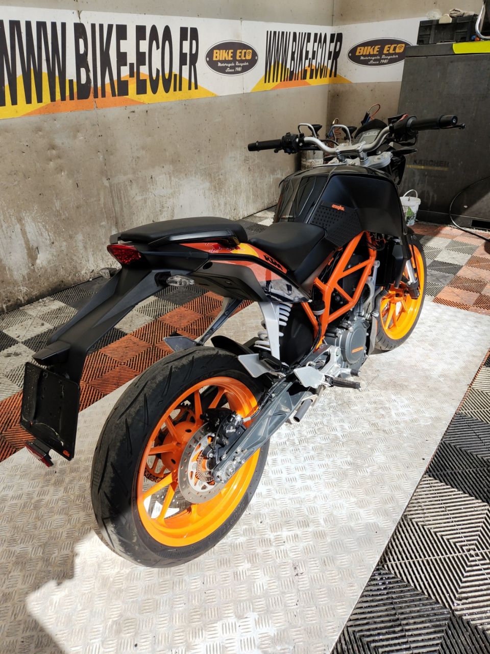 KTM 390 DUKE 4