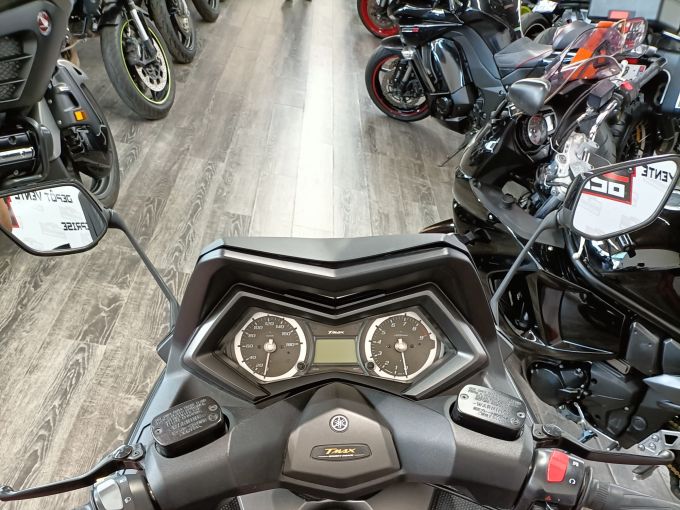YAMAHA XP T-MAX 530 IRON MAX 4