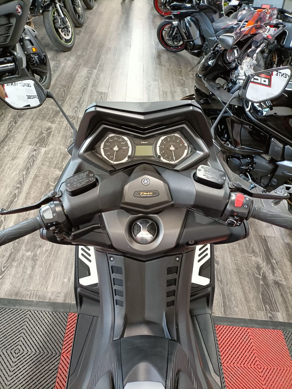 YAMAHA XP T-MAX 530 IRON MAX 4