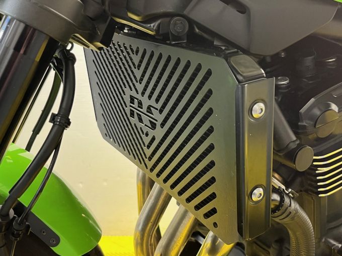 KAWASAKI Z 900 RS 4