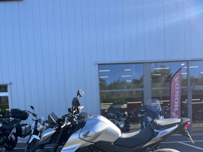 HONDA CB 750 HORNET 4