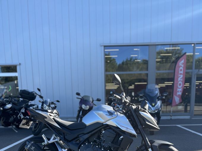 HONDA CB 750 HORNET 4