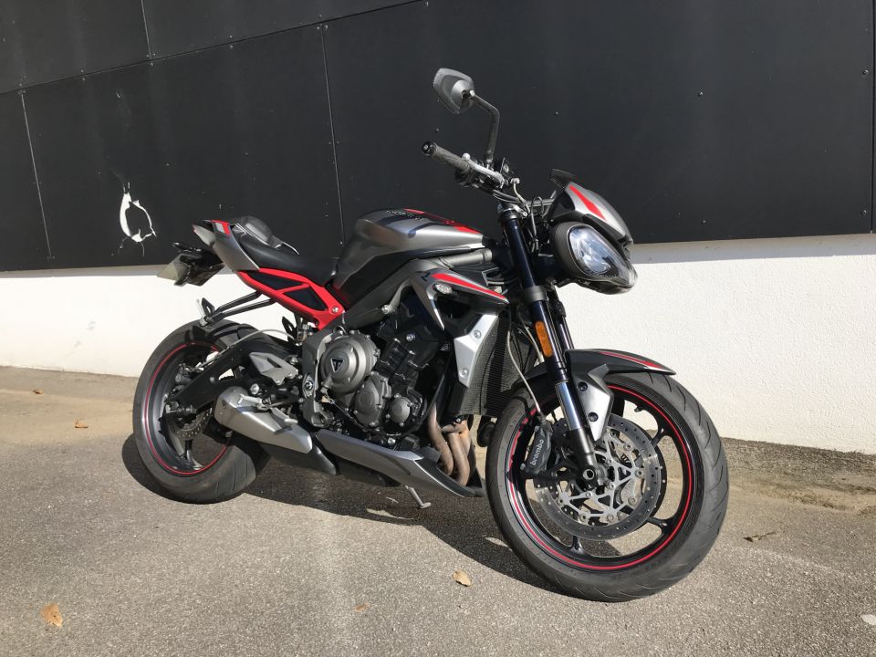 TRIUMPH STREET TRIPLE 675 R 4