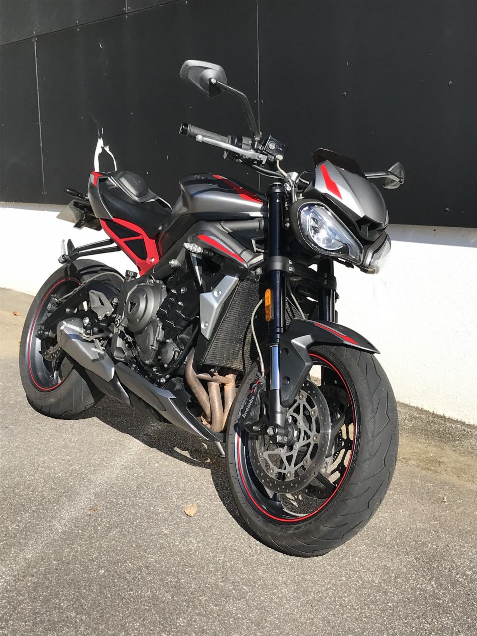 TRIUMPH STREET TRIPLE 675 R 4