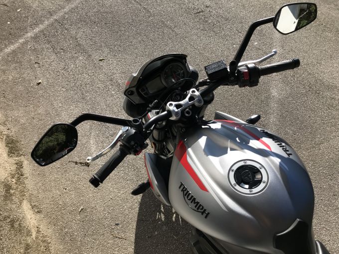 TRIUMPH STREET TRIPLE 675 R 4