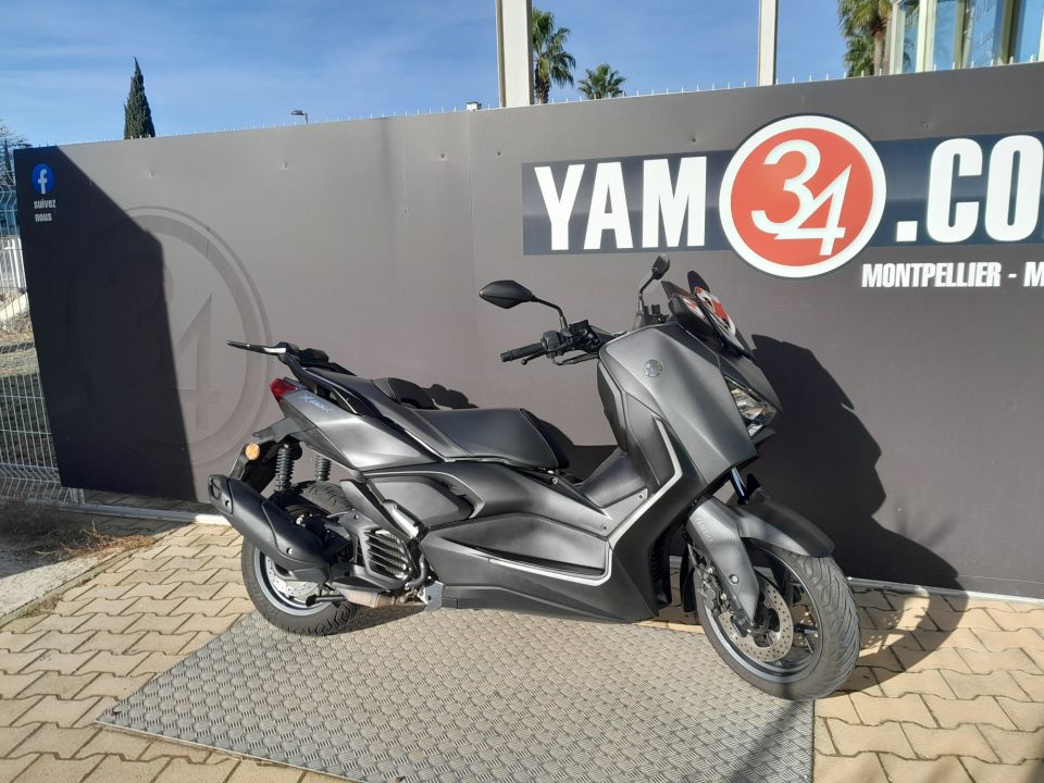 YAMAHA XMAX 125 4
