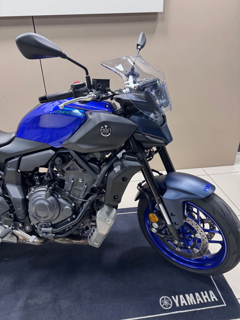 YAMAHA MT-07 4